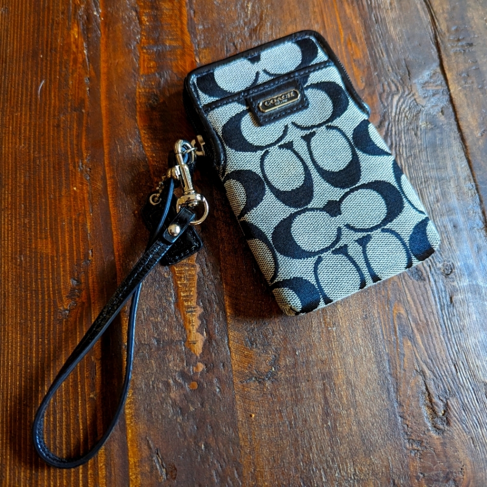 Coach Vintage Wristlet/Phone Holder
